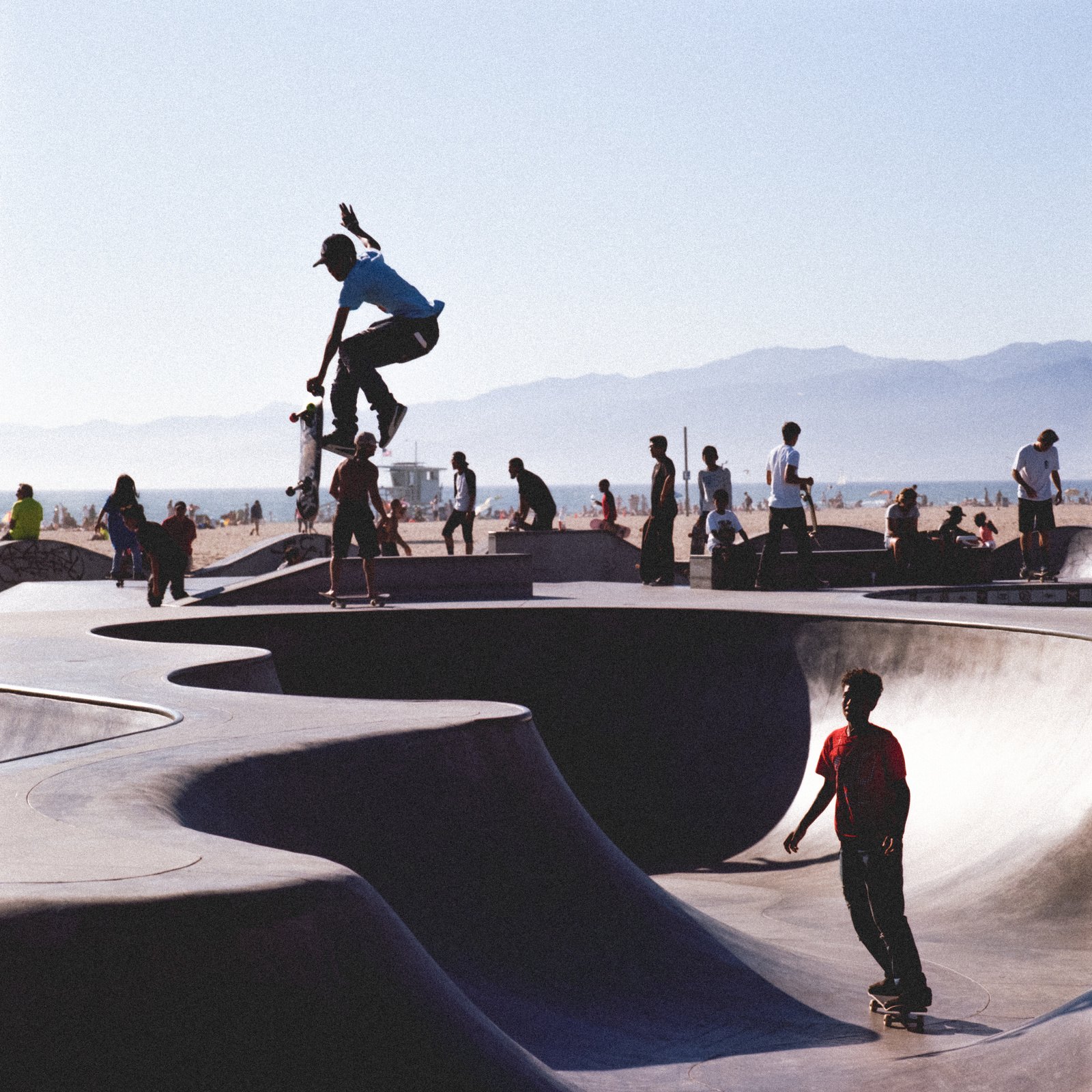 264689-18473816-LosAngeles0008_jpg1.jpg